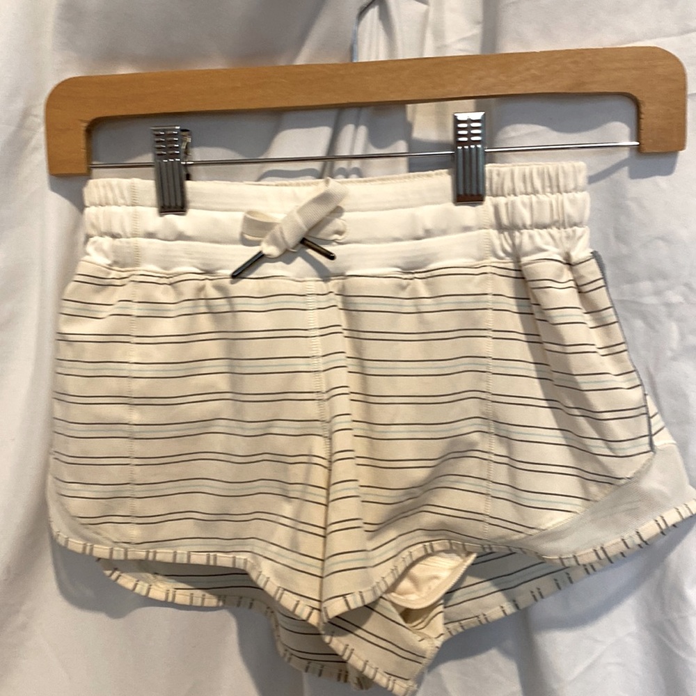 Lululemon Hotty Hot Short 2.5 inseam